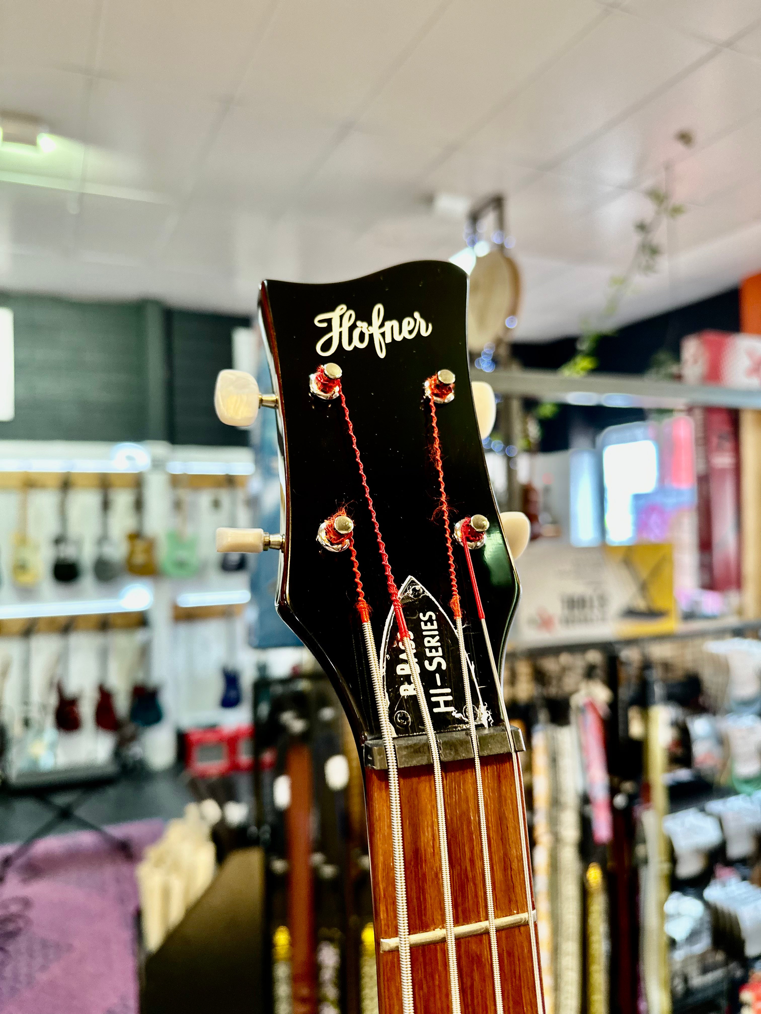 Höfner | Ignition Series | Violin Bass | Sunburst | With Hard Case Höfner | Ignition Series | Violin Bass | Sunburst | With Hard Case